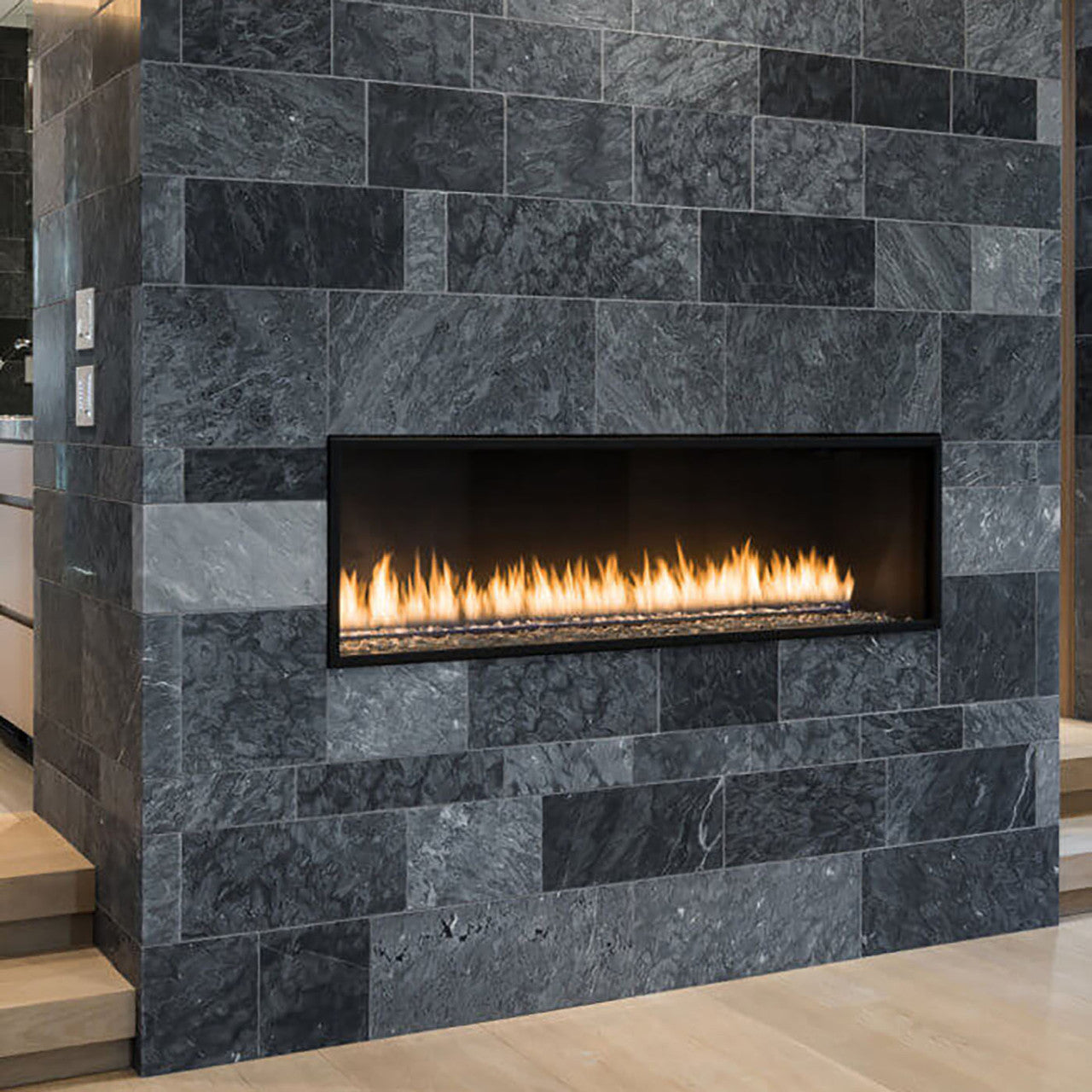 Montigo Exemplar R420 Single Sided Power Vented Gas Fireplace