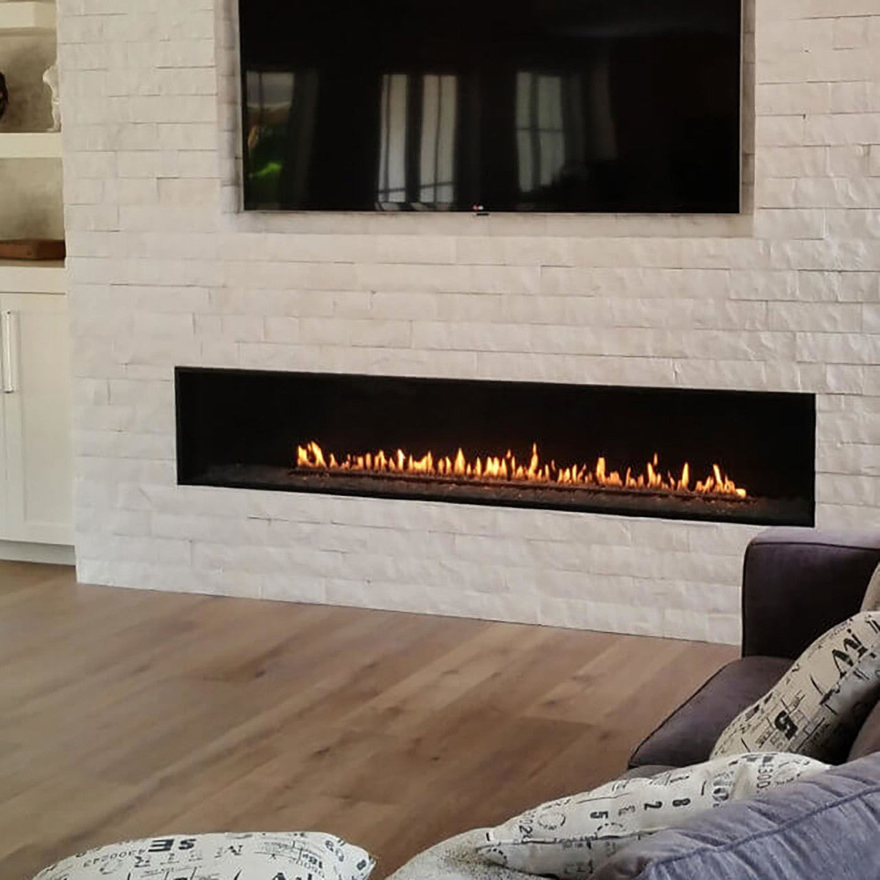 Montigo Exemplar R820 Single Sided Power Vented Gas Fireplace